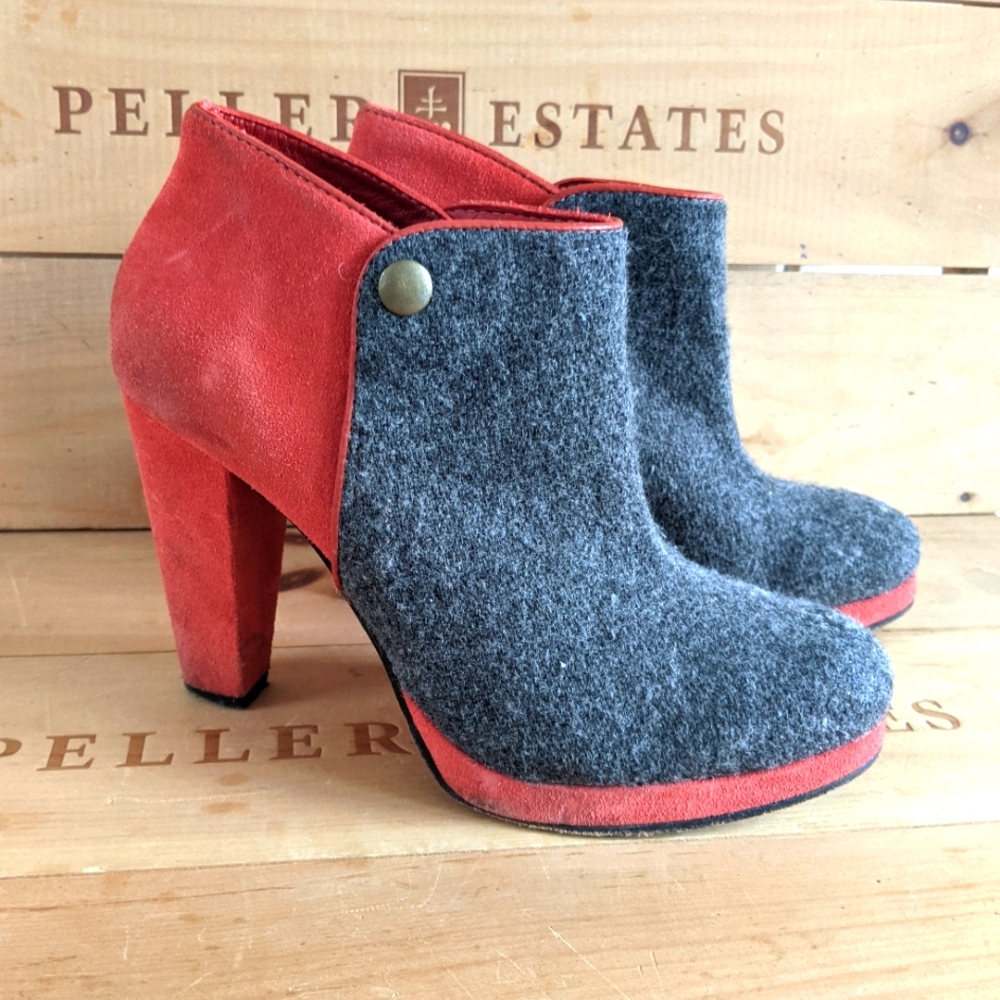 L.L. Bean wool & suede ankle bootie sz 8